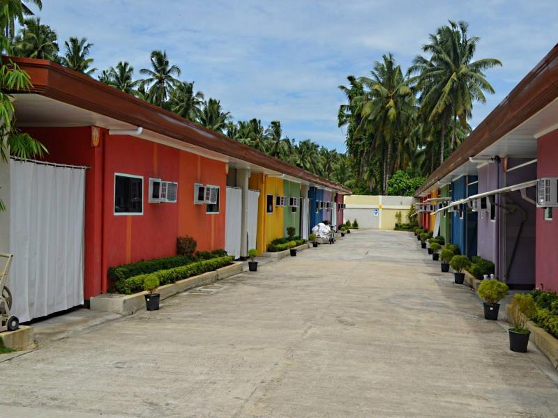 Rainbow Romanz Garden Inn Tagum Экстерьер фото