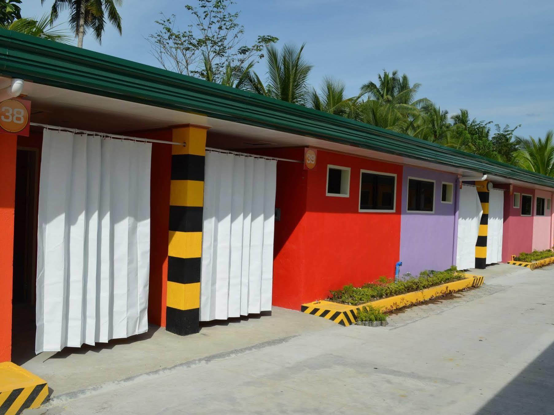 Rainbow Romanz Garden Inn Tagum Экстерьер фото
